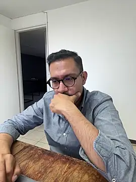 Snapshot of AdrianGarcia89 chatting on 04/25/26, 12:46 AdrianGarcia89 online show from 04/25/26, 12:46