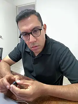 Snapshot of AdrianGarcia89 chatting on 06/11/26, 01:27 AdrianGarcia89 online show from 06/11/26, 01:27