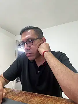 Snapshot of AdrianGarcia89 chatting on 06/12/26, 01:04 AdrianGarcia89 online show from 06/12/26, 01:04