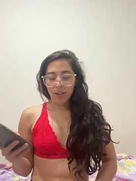 Snapshot of LatinDoll8 chatting on 05/21/26, 10:28 LatinDoll8 online show from 05/21/26, 10:28