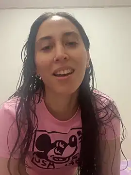 Snapshot of LatinDoll8 chatting on 06/10/26, 01:28 LatinDoll8 online show from 06/10/26, 01:28