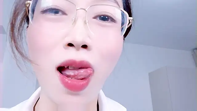 Snapshot of xinxinchuxin661 chatting on 06/13/26, 06:28 xinxinchuxin661 online show from 06/13/26, 06:28