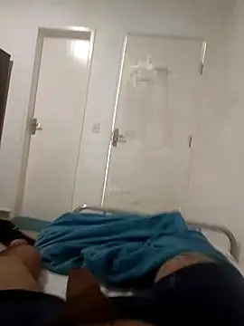 Snapshot of cdcdc21 chatting on 12/17/25, 01:28 cdcdc21 online show from 12/17/25, 01:28