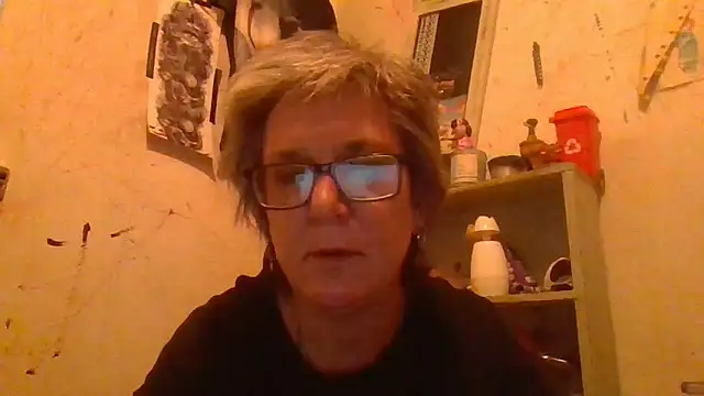 Snapshot of becky1111 chatting on 06/04/26, 12:00 becky1111 online show from 06/04/26, 12:00