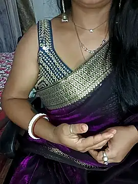 Snapshot of MAHI066 chatting on 04/20/26, 03:26 MAHI066 online show from 04/20/26, 03:26