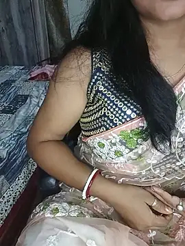 Snapshot of MAHI066 chatting on 05/20/26, 02:45 MAHI066 online show from 05/20/26, 02:45