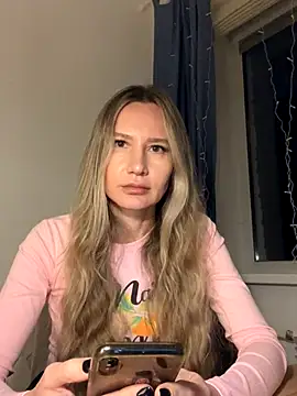 1Moonlight1 online show from 12/20/25, 05:42