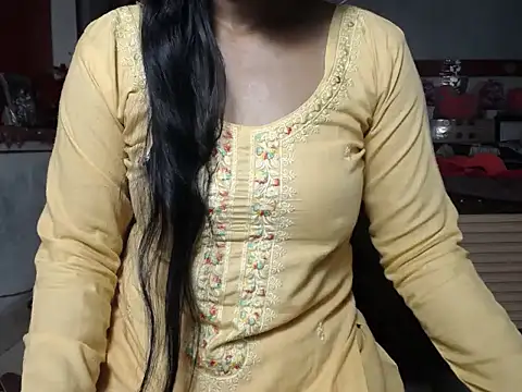 surbhi01 online show from 05/19/26, 06:53