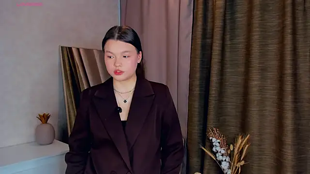 Snapshot of WindyAske chatting on 12/18/25, 01:39 WindyAske online show from 12/18/25, 01:39