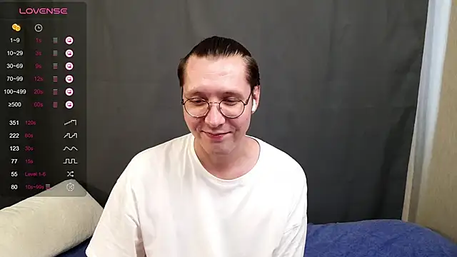 Snapshot of NakedIsaac chatting on 06/27/26, 03:17 NakedIsaac online show from 06/27/26, 03:17