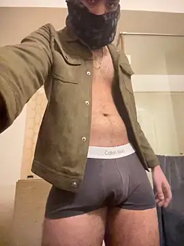 Snapshot of biggentlebullindia chatting on 12/21/25, 09:05 biggentlebullindia online show from 12/21/25, 09:05