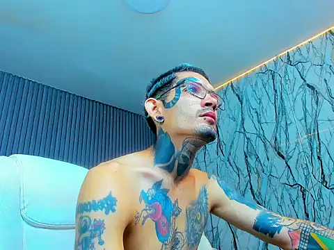 Boy tatto77 online show from 02/18/26, 04:47