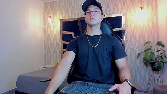 Snapshot of Noah_Clarkk chatting on 03/18/26, 05:27 Noah Clarkk online show from 03/18/26, 05:27
