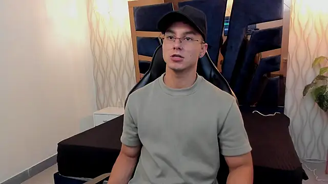 Snapshot of Noah_Clarkk chatting on 04/02/26, 04:15 Noah Clarkk online show from 04/02/26, 04:15