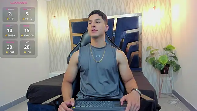 Snapshot of Noah_Clarkk chatting on 04/27/26, 05:11 Noah Clarkk online show from 04/27/26, 05:11