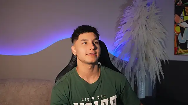 Noah Clarkk online show from 07/04/26, 06:03
