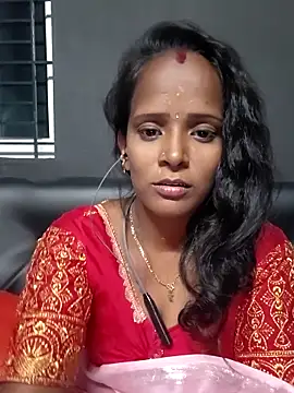 Snapshot of Nithyaredy chatting on 12/19/25, 01:07 Nithyaredy online show from 12/19/25, 01:07