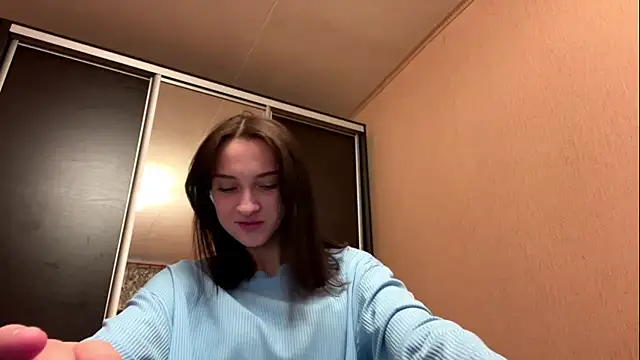 TinyLisa online show from 12/21/25, 06:53