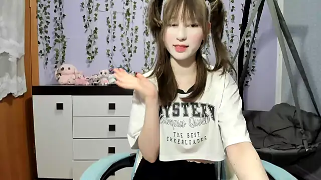 Snapshot of Yoonhee_ki chatting on 03/06/26, 09:44 Yoonhee ki online show from 03/06/26, 09:44