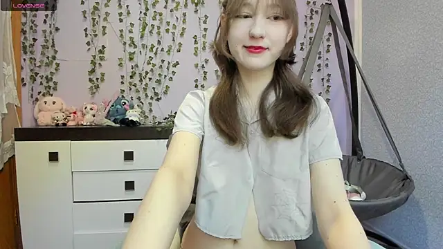 Snapshot of Yoonhee_ki chatting on 05/03/26, 03:07 Yoonhee ki online show from 05/03/26, 03:07