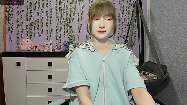 Snapshot of Yoonhee_ki chatting on 05/26/26, 01:29 Yoonhee ki online show from 05/26/26, 01:29