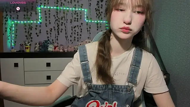 Snapshot of Yoonhee_ki chatting on 06/28/26, 08:26 Yoonhee ki online show from 06/28/26, 08:26