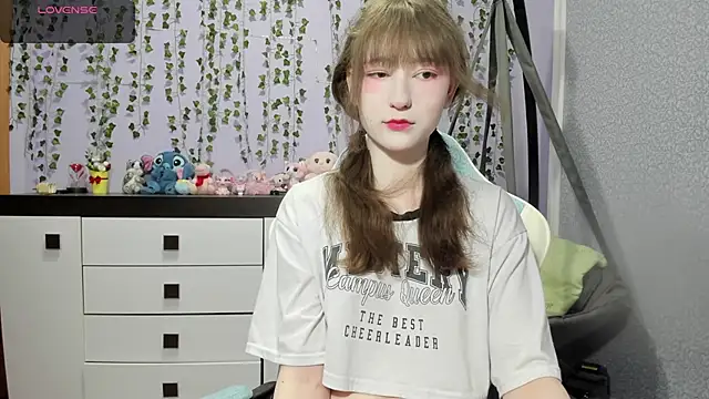 Snapshot of Yoonhee_ki chatting on 07/01/26, 07:13 Yoonhee ki online show from 07/01/26, 07:13