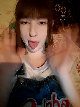 Snapshot of Yoonhee_ki chatting on 07/11/26, 09:38 Yoonhee ki online show from 07/11/26, 09:38