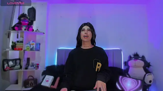 Snapshot of Emily_pena chatting on 12/18/25, 07:53 Emily pena online show from 12/18/25, 07:53