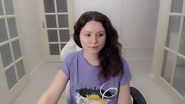 LondonMiley online show from 12/20/25, 07:54