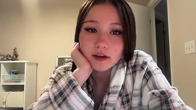 luvvivii online show from 05/13/26, 02:53