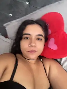 Snapshot of ateneacute chatting on 06/07/26, 04:00 ateneacute online show from 06/07/26, 04:00