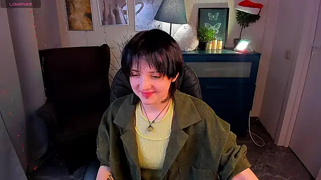 Snapshot of SarahShelby chatting on 02/01/26, 11:09 SarahShelby online show from 02/01/26, 11:09