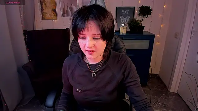 Snapshot of SarahShelby chatting on 02/03/26, 10:53 SarahShelby online show from 02/03/26, 10:53