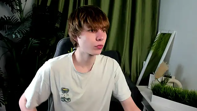 andyyzzz online show from 06/26/26, 07:18