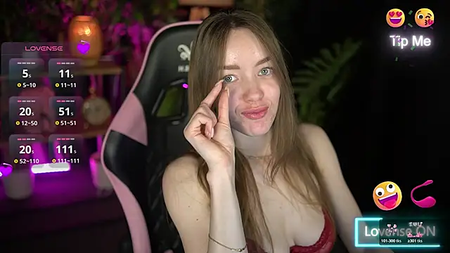 Velouraa online show from 12/21/25, 03:08