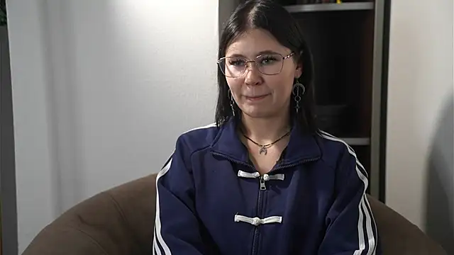 TienBobe online show from 12/21/25, 11:28