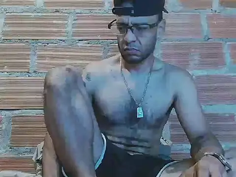 Snapshot of Alphamaster_92 chatting on 01/11/26, 02:00 Alphamaster 92 online show from 01/11/26, 02:00