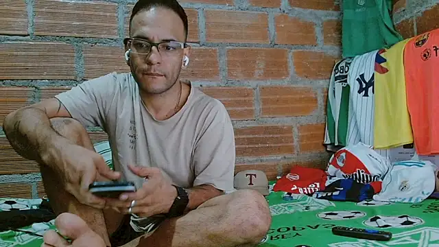 Snapshot of Alphamaster_92 chatting on 02/21/26, 03:40 Alphamaster 92 online show from 02/21/26, 03:40