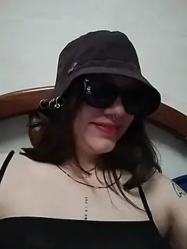 valerria 44 online show from 07/07/26, 04:00
