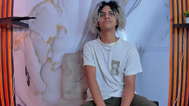 Victor LatinBoy online show from 12/20/25, 06:48