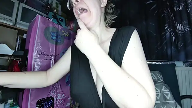 xNiceTitsx online show from 03/11/25, 08:41