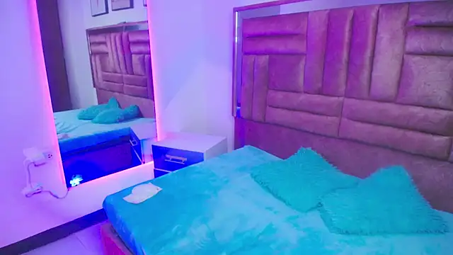Snapshot of Atenea_Luxx chatting on 04/18/26, 02:59 Atenea Luxx online show from 04/18/26, 02:59
