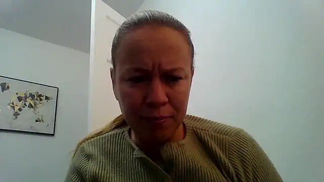 Snapshot of jennyblondeuk chatting on 01/08/26, 04:53 jennyblondeuk online show from 01/08/26, 04:53