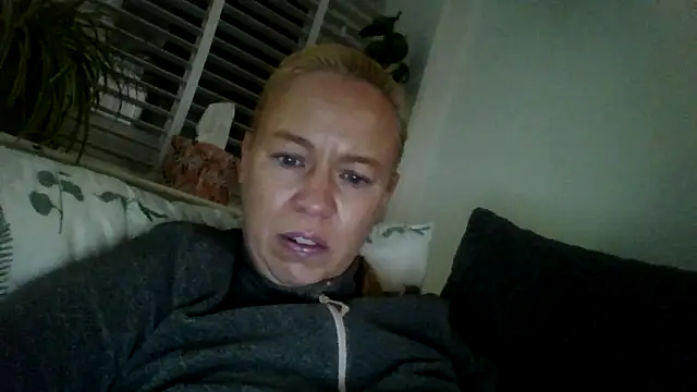 Snapshot of jennyblondeuk chatting on 02/09/26, 08:57 jennyblondeuk online show from 02/09/26, 08:57