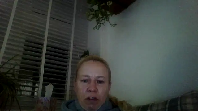 Snapshot of jennyblondeuk chatting on 02/18/26, 10:50 jennyblondeuk online show from 02/18/26, 10:50