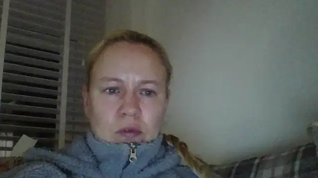 Snapshot of jennyblondeuk chatting on 02/23/26, 11:13 jennyblondeuk online show from 02/23/26, 11:13