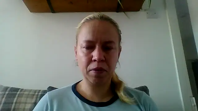 Snapshot of jennyblondeuk chatting on 02/28/26, 02:51 jennyblondeuk online show from 02/28/26, 02:51