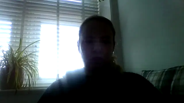 Snapshot of jennyblondeuk chatting on 03/03/26, 04:35 jennyblondeuk online show from 03/03/26, 04:35