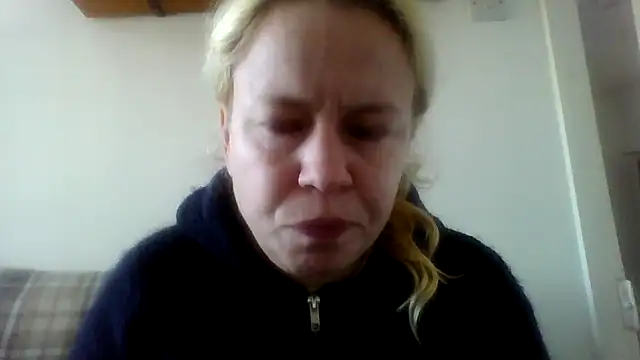 Snapshot of jennyblondeuk chatting on 03/04/26, 02:12 jennyblondeuk online show from 03/04/26, 02:12